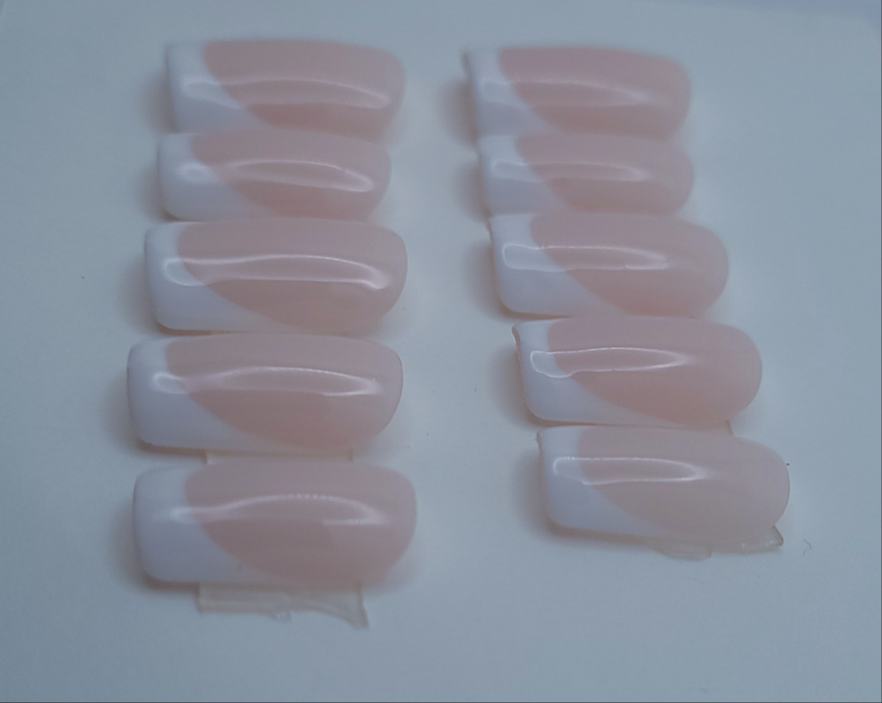 Pure Elegance (10 pieces, Short Square Press on Nail)