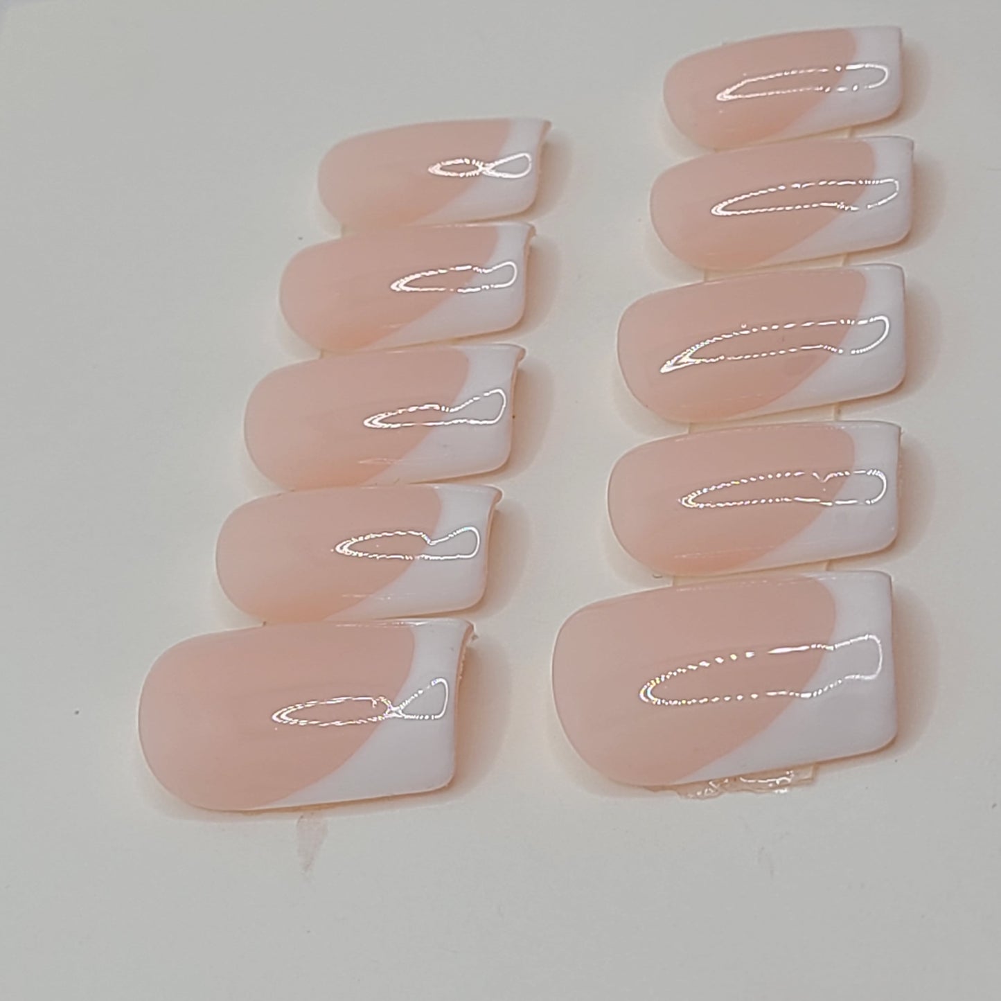 Pure Elegance (10 pieces, Short Square Press on Nail)