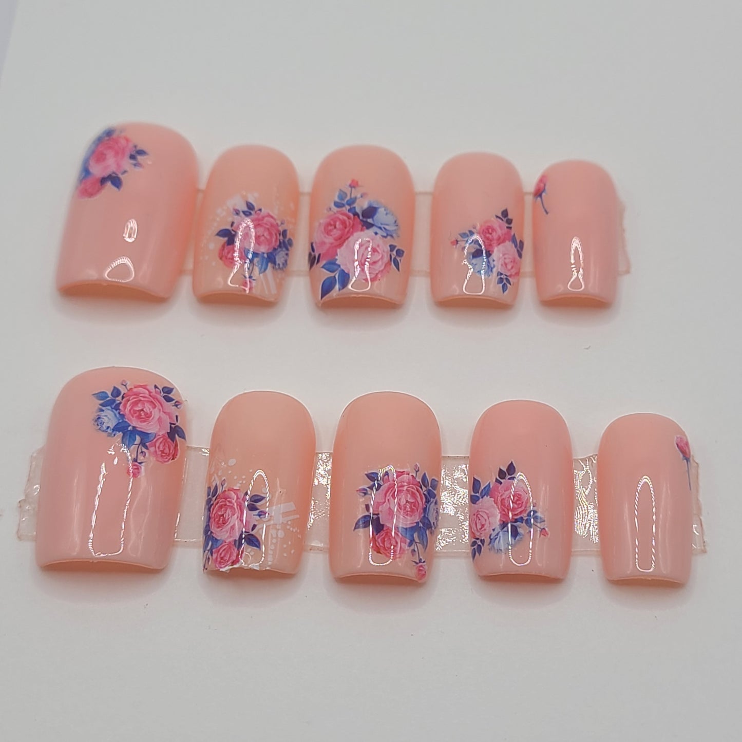 Petal Whispers (16 pieces, Short Square Press on Nail)