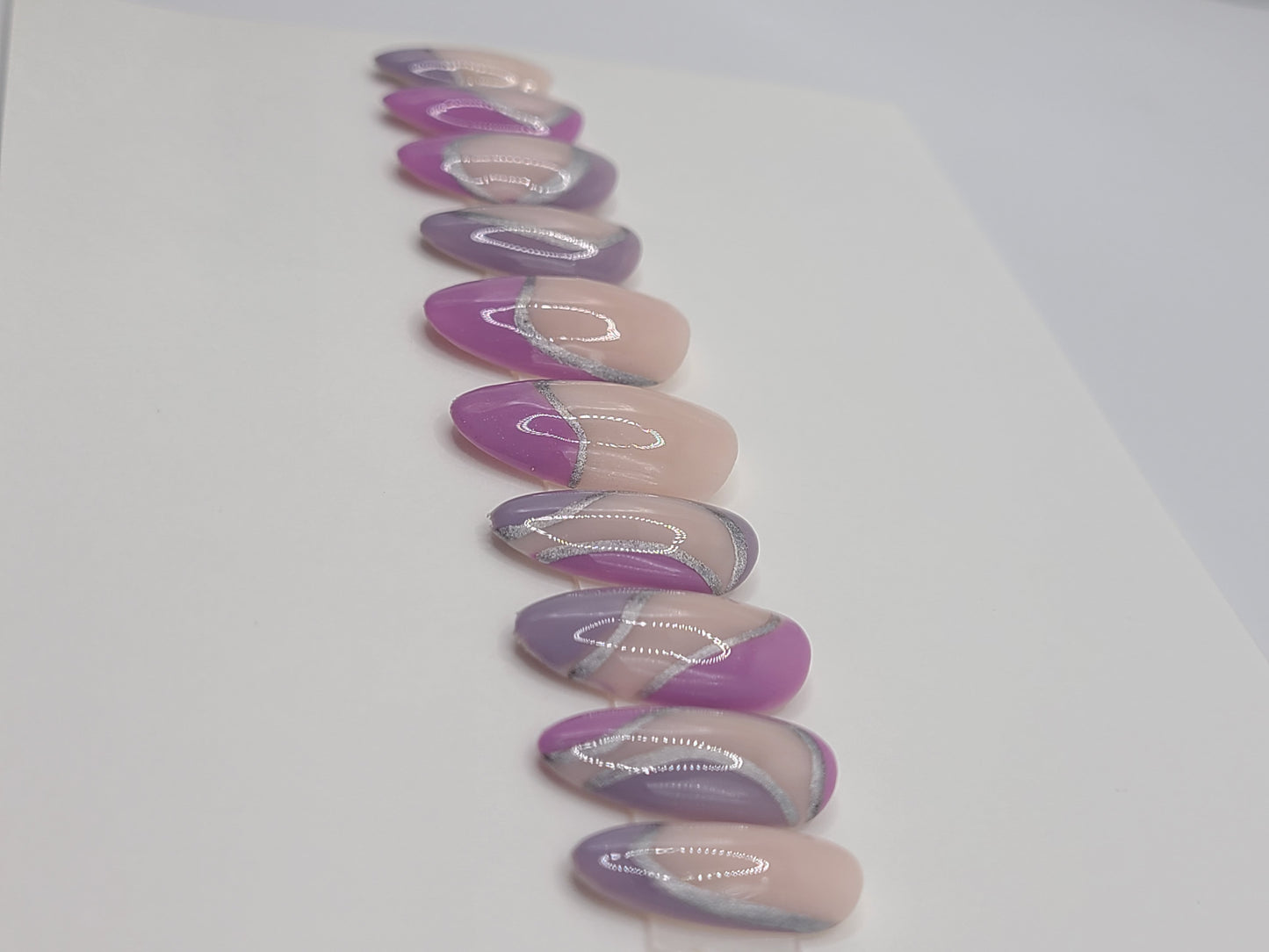 Amethyst Waves (14 pieces, Medium Almond Press on Nails)