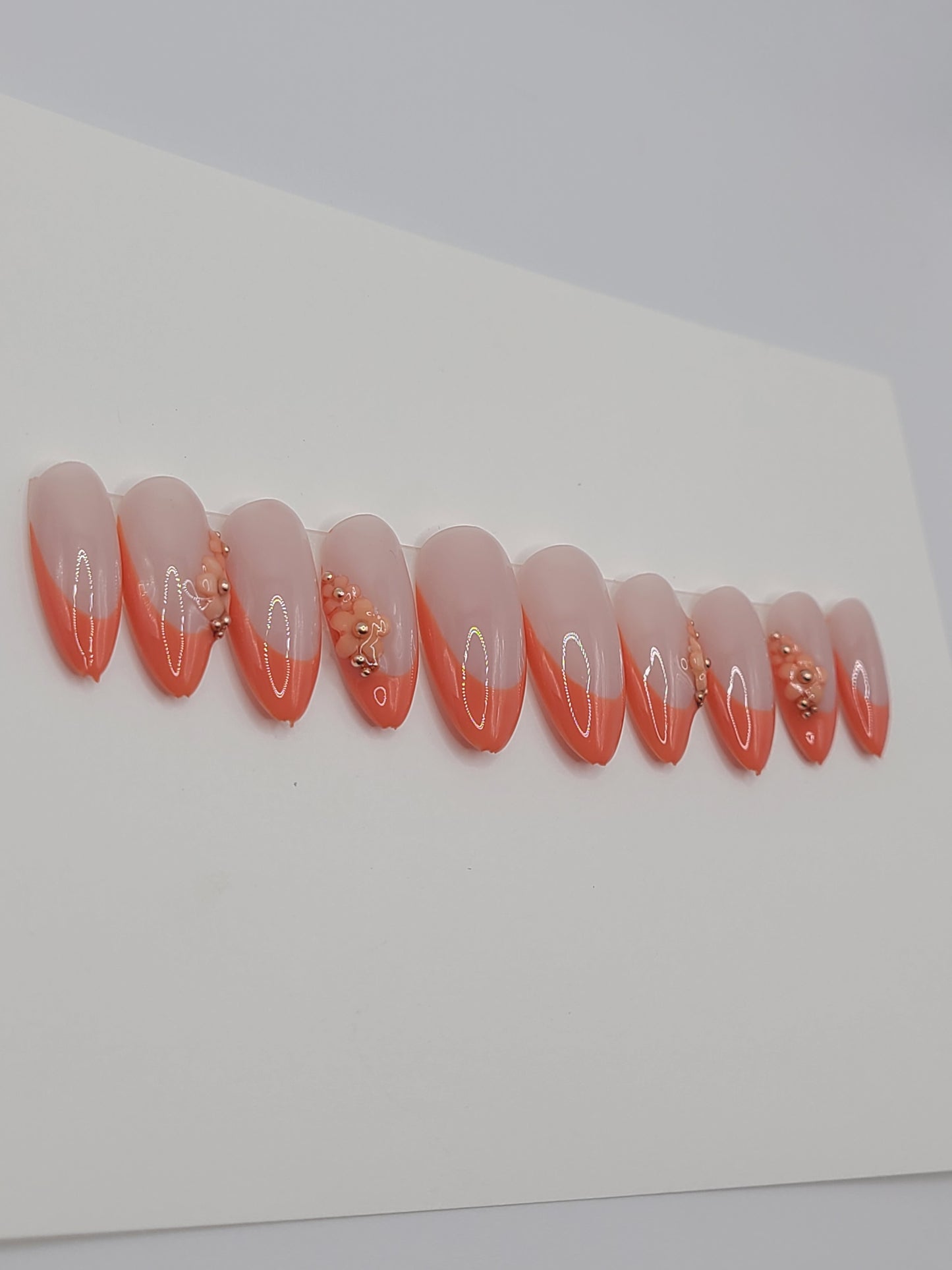 Peach Glow ( 10 pieces Medium Almond Press on Nails)