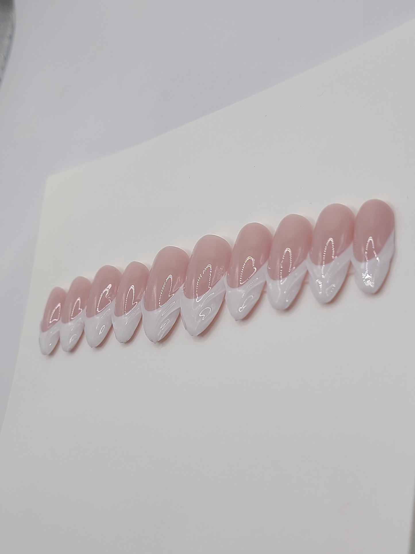 Sculpted Ivory (10 pieces, Medium Almond Press on Nails)