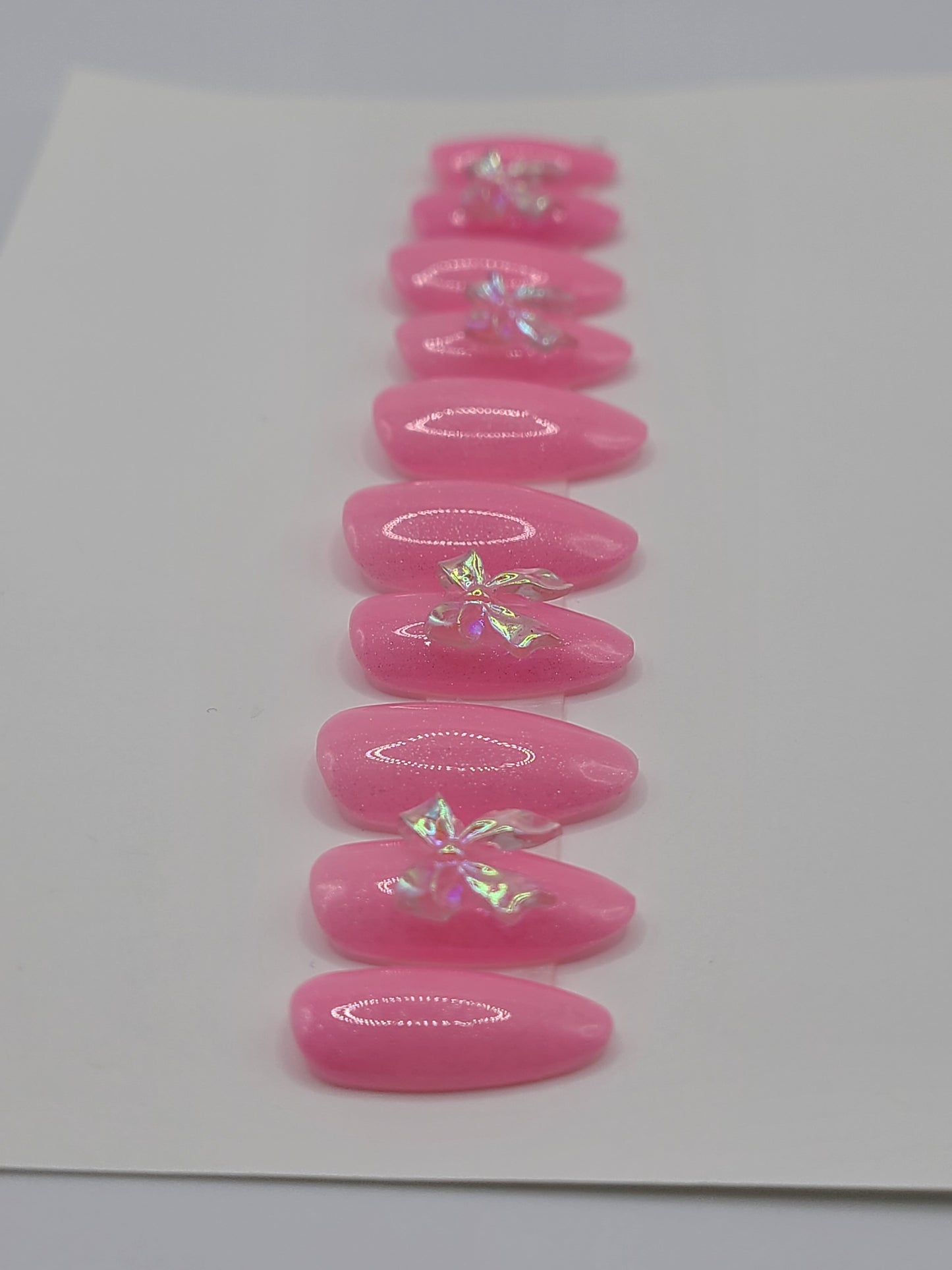 Fairy Blush (20 pieces, Medium Almond Press on Nails)