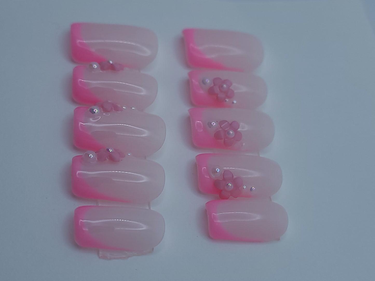 Blush Bloom (14 pieces, Short Square Press on Nails)