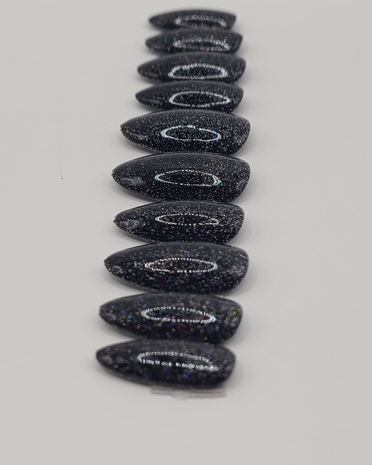 Starlit Noir (10 pieces, Medium Almond Press on Nails)