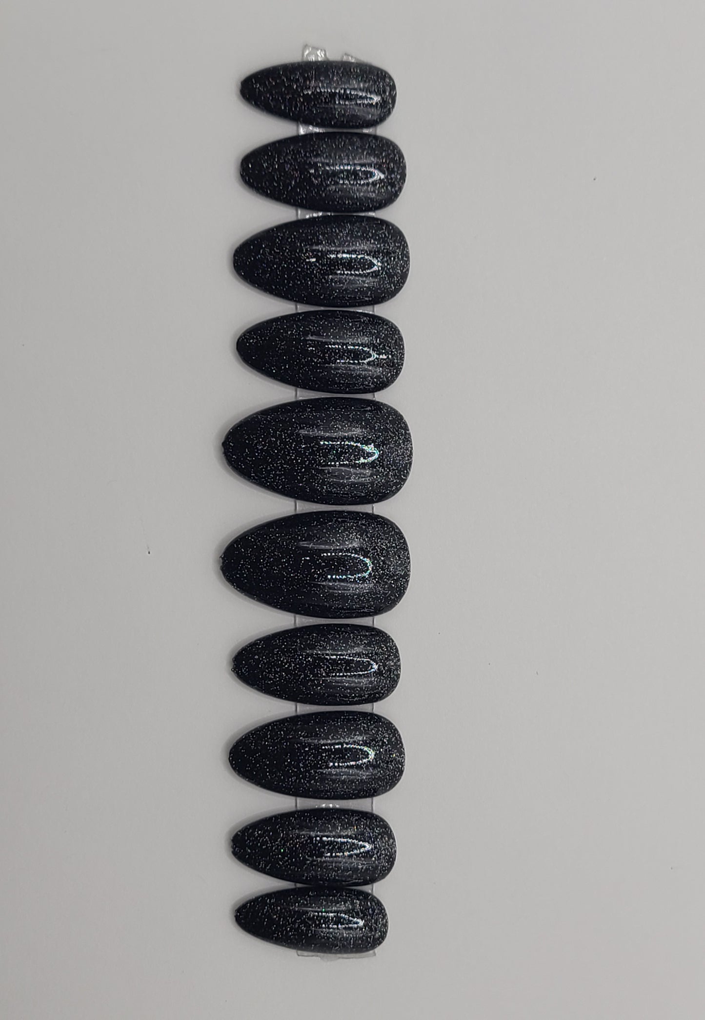 Starlit Noir (10 pieces, Medium Almond Press on Nails)