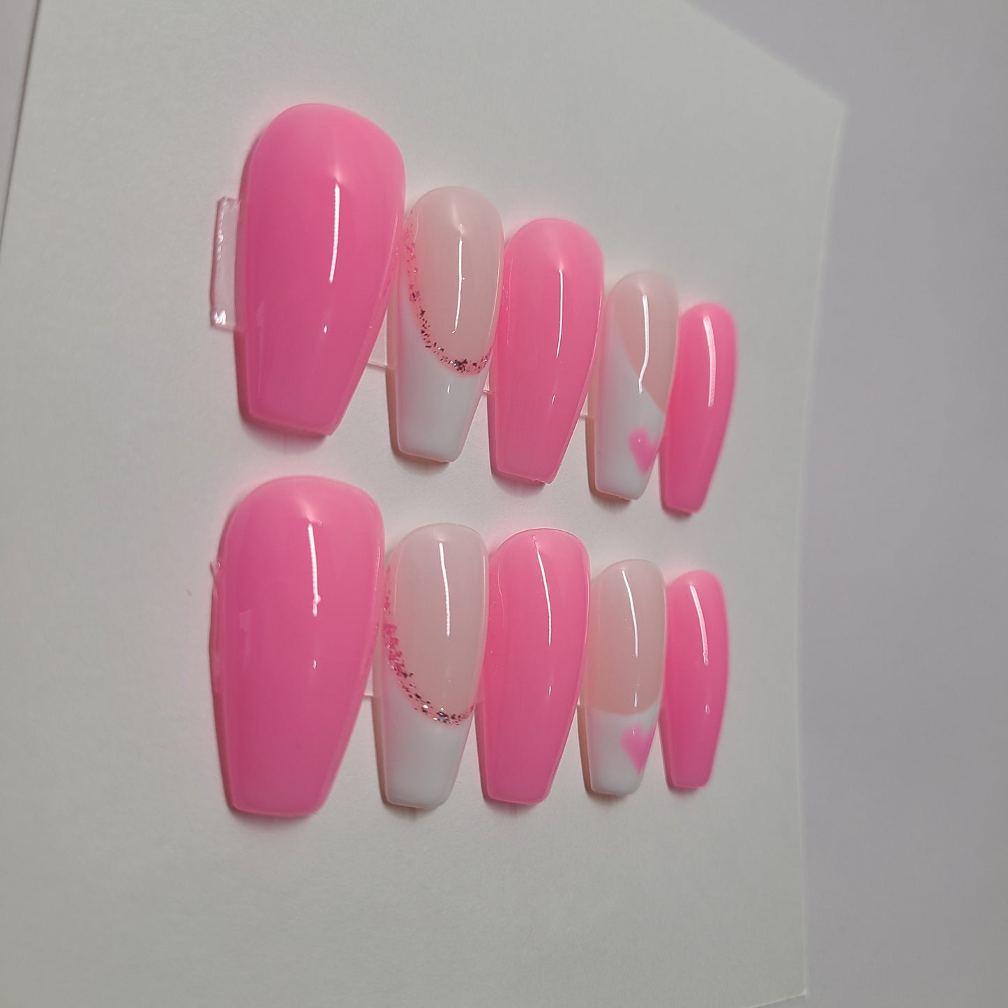 Pink and white multi-design with hearts. Medium Coffin,(20 pieces) Press-On Nails including Prep Kit (PN000085)