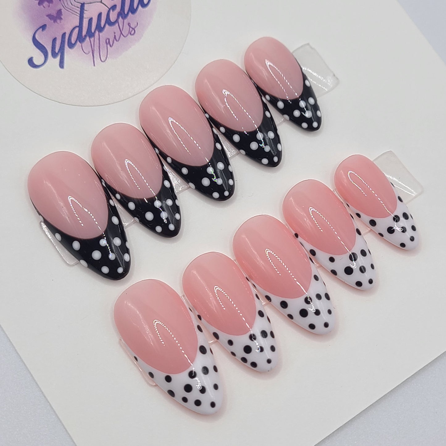 Mirror Mood Medium Almond Press-On Nails
