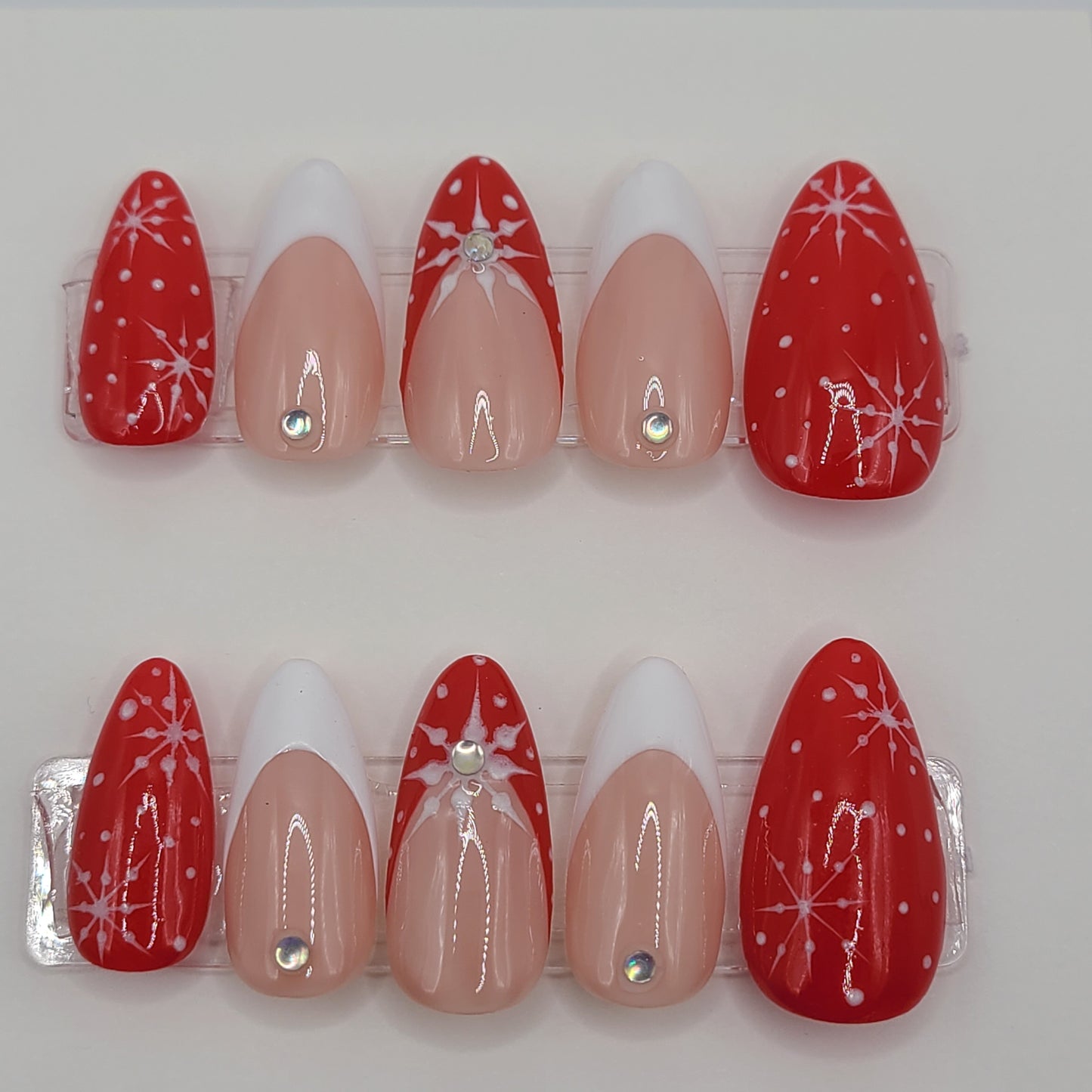 Snowflake Ruby Glam – Red & White Christmas (10 Piece Press-On Nails)