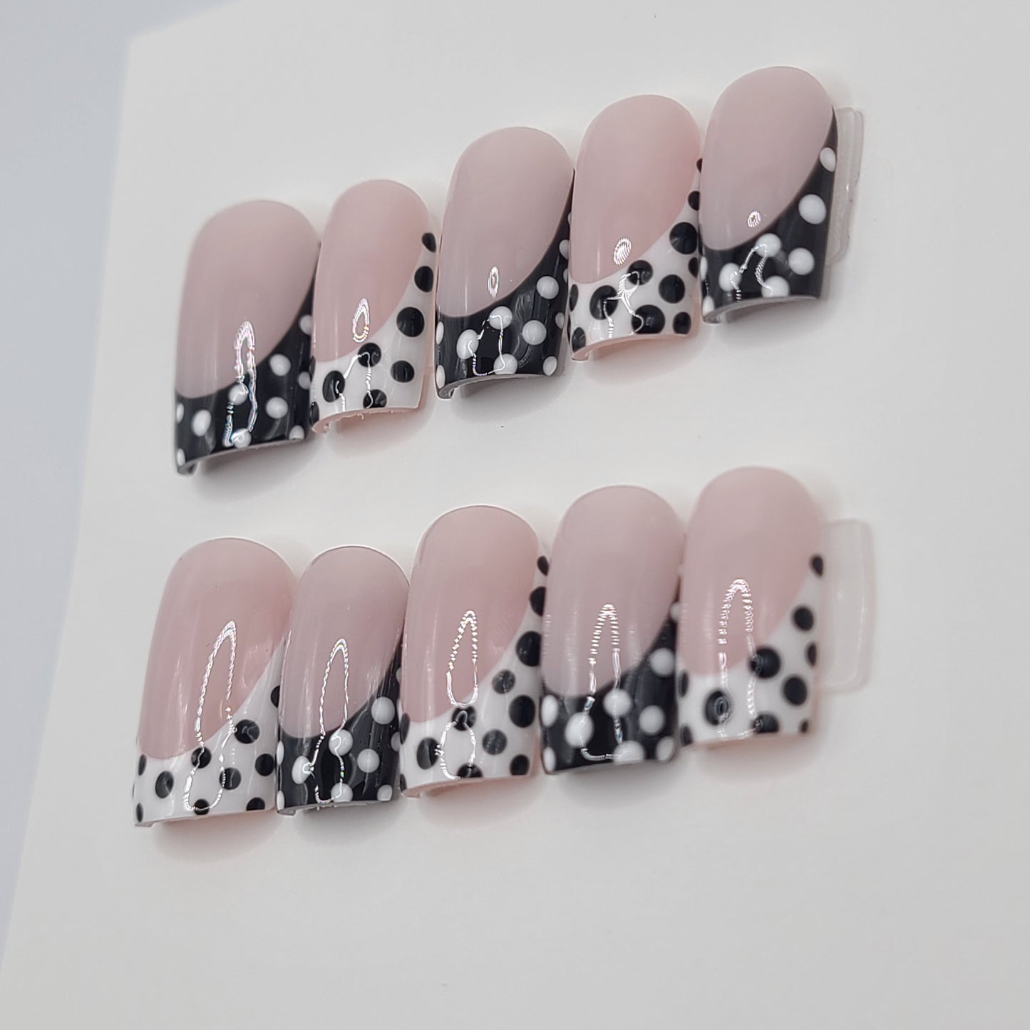 Monochrome Muse Short Square Press-On Nails