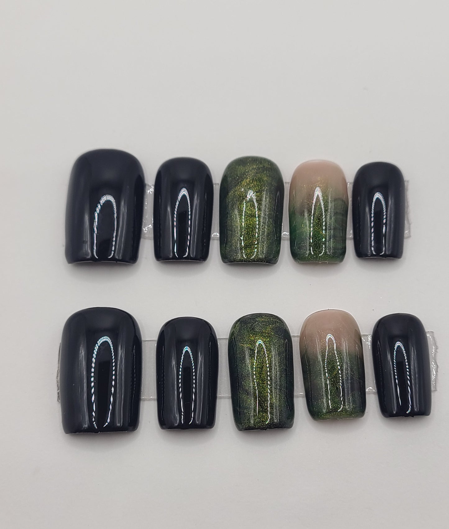 Emerald Noir (10 pieces, Short Square Press on Nails)