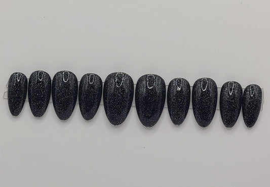 Starlit Noir (10 pieces, Medium Almond Press on Nails)