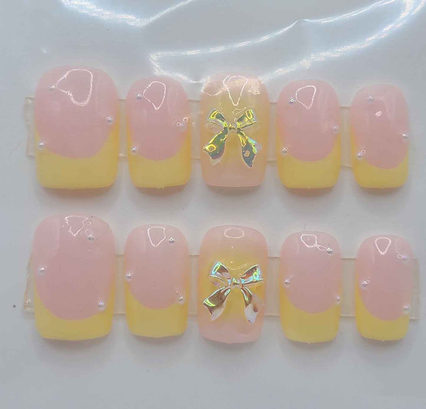 Buttercup Charm (10 pieces, Short Square Press on Nail)