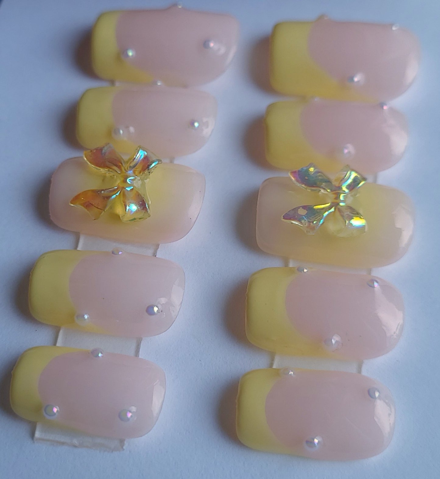 Buttercup Charm (10 pieces, Short Square Press on Nail)