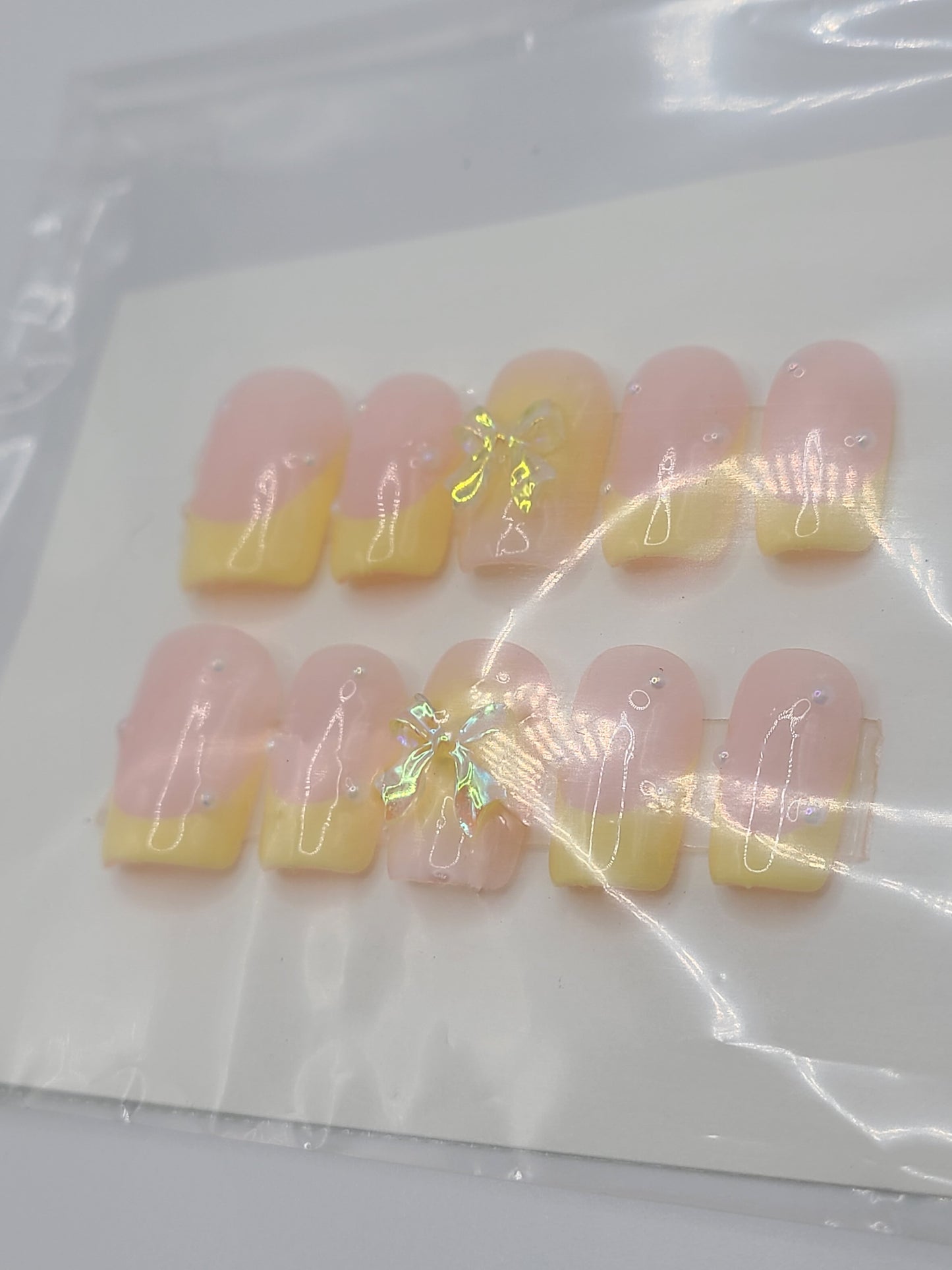 Buttercup Charm (10 pieces, Short Square Press on Nail)