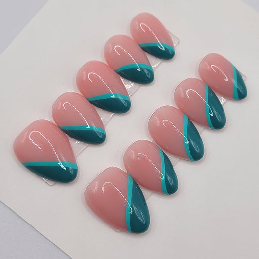 Lagoon Line Short Almond Press-On Nails
