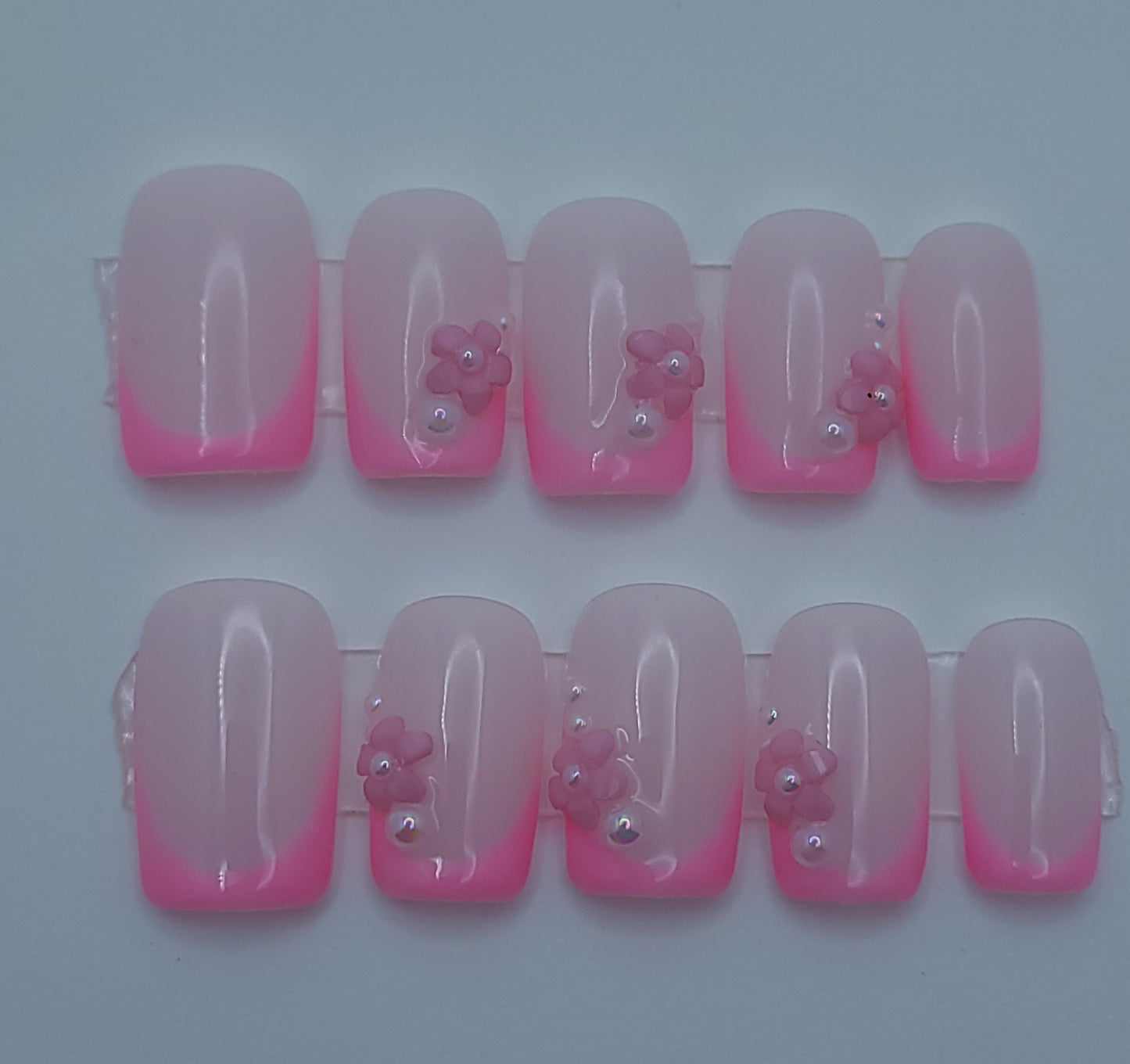 Blush Bloom (14 pieces, Short Square Press on Nails)