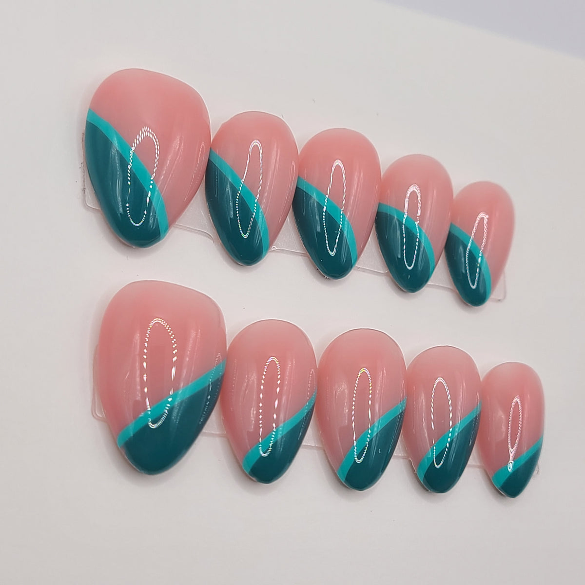Lagoon Line Short Almond Press-On Nails