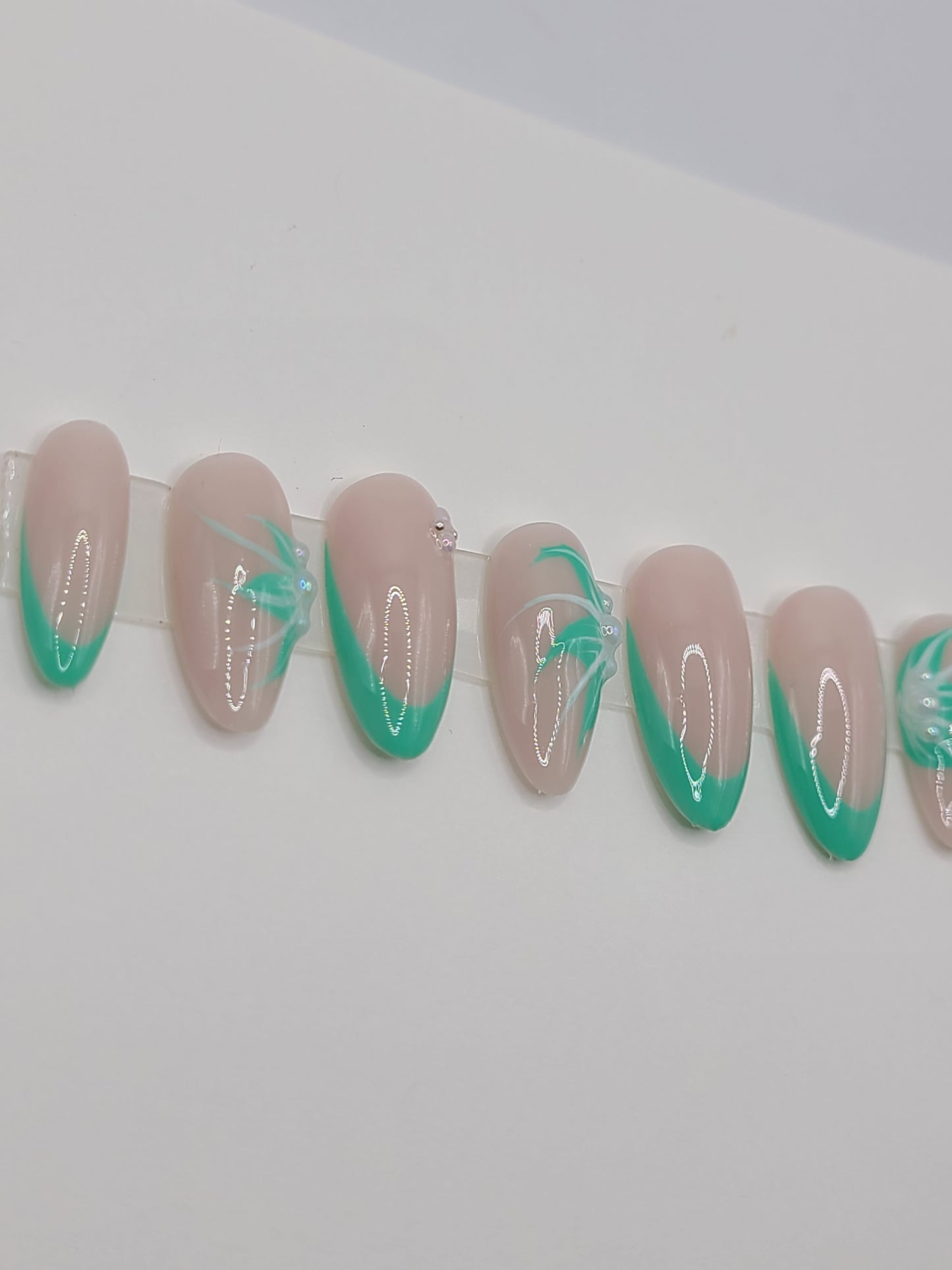 Turquoise Bloom ( 14 pieces, Medium Almond Press on Nails)