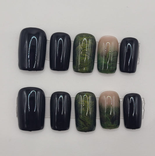 Emerald Noir (10 pieces, Short Square Press on Nails)