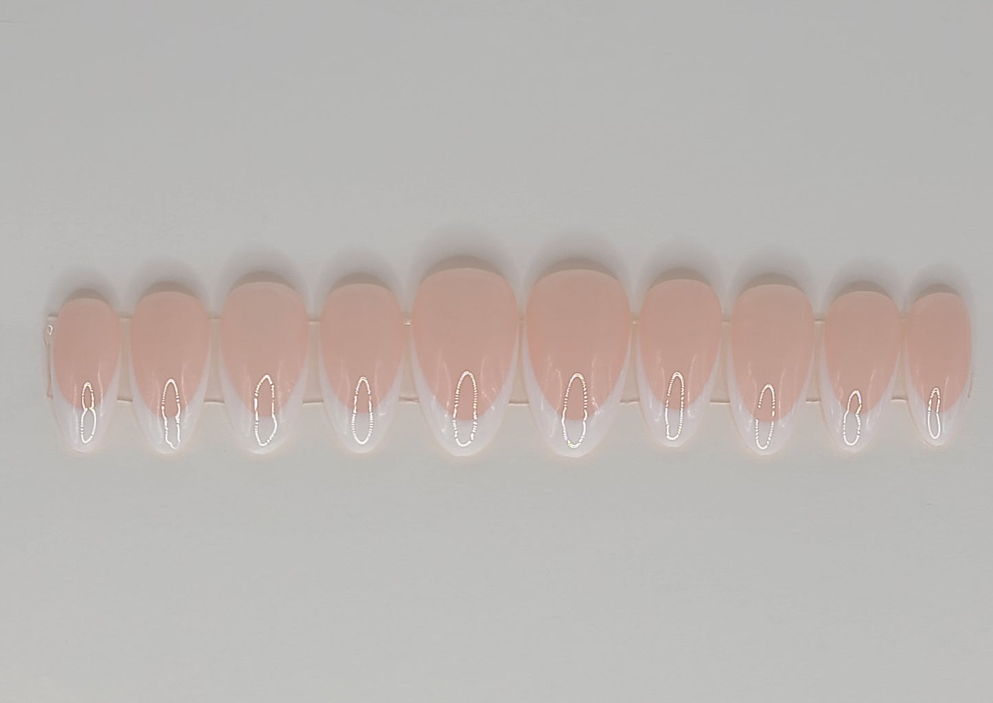 Classic Veil (10 pieces, Medium Almond Press on Nails)