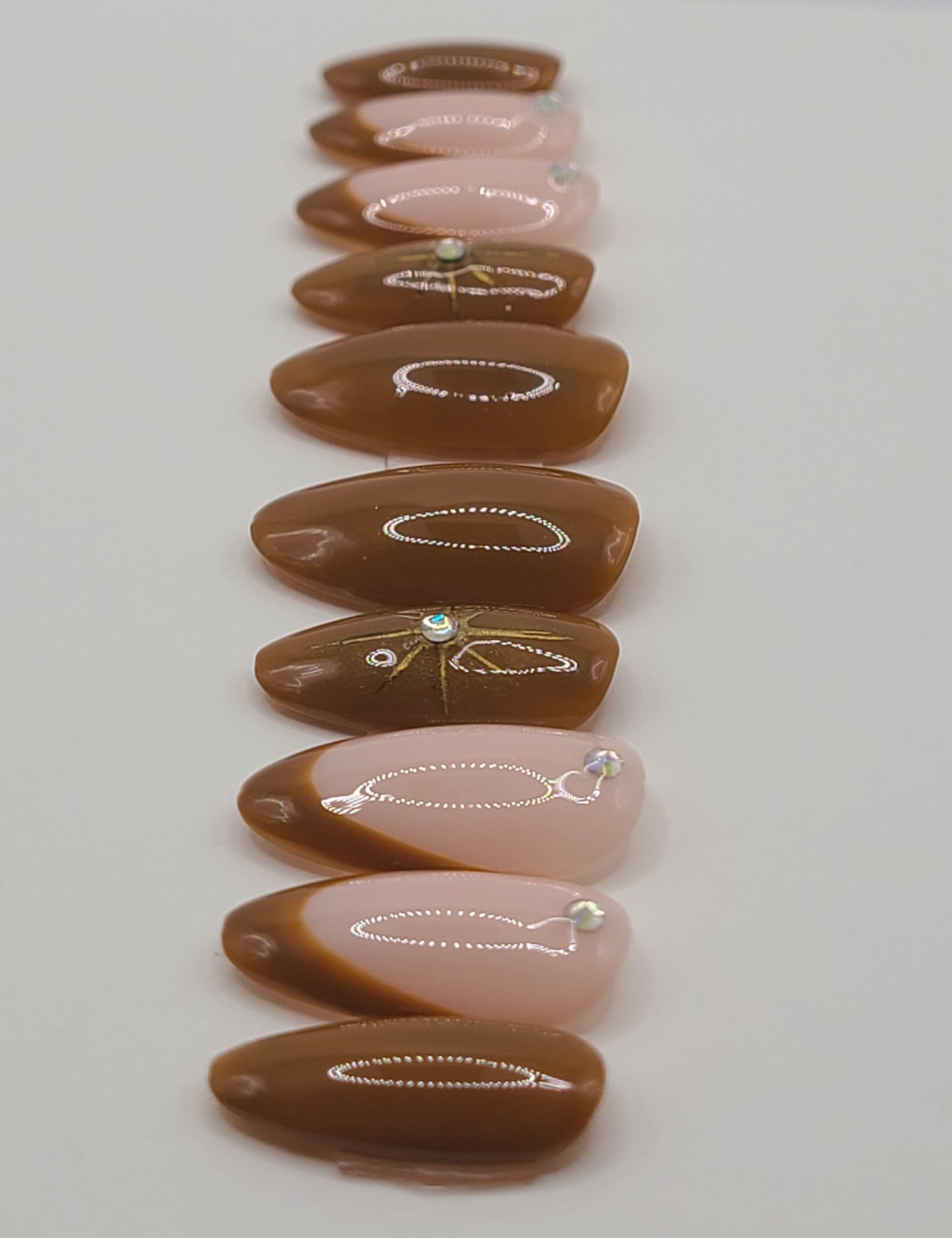 Golden Constellation (10 pieces, Medium Almond Press on Nails)