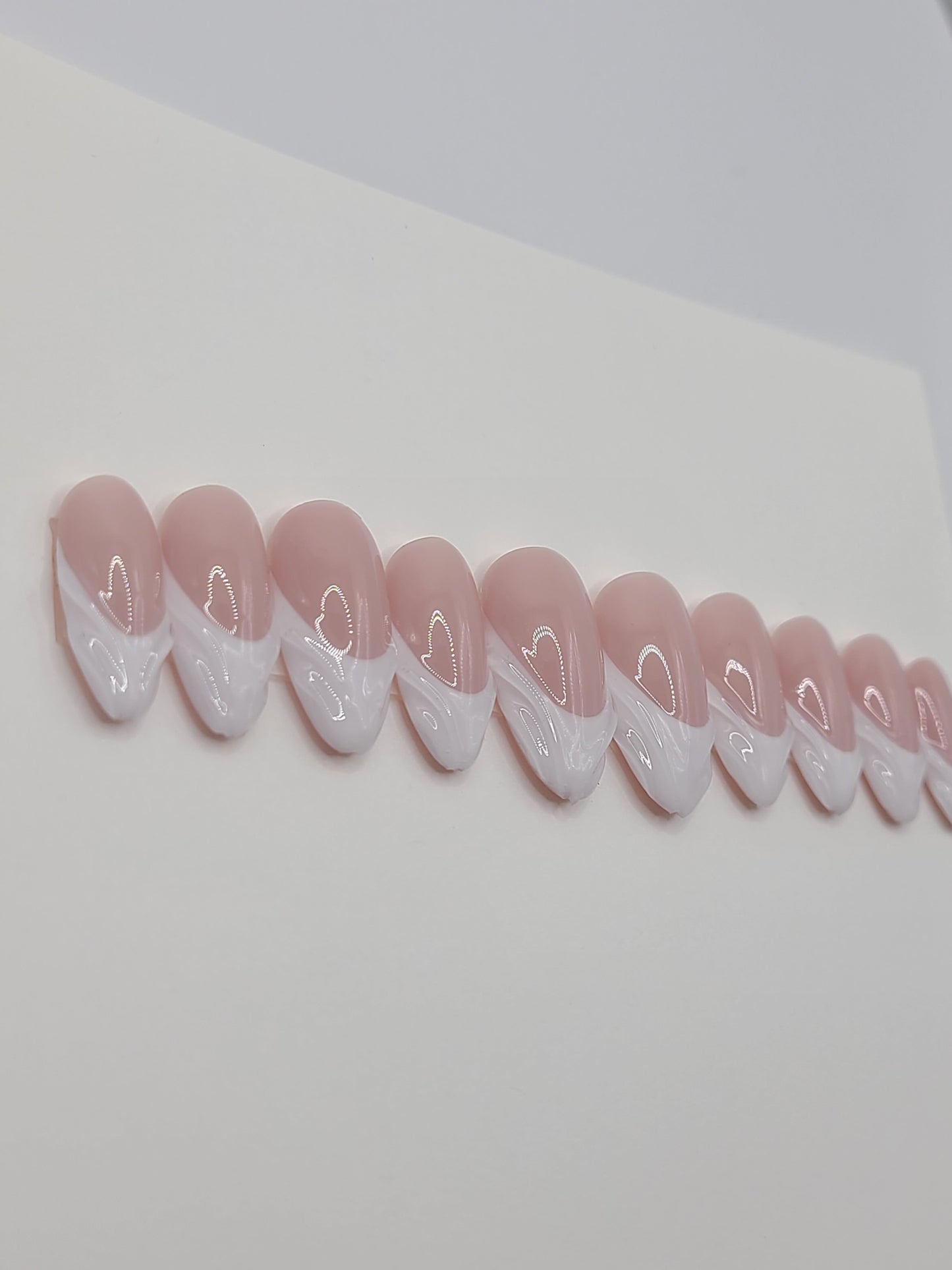 Sculpted Ivory (10 pieces, Medium Almond Press on Nails)