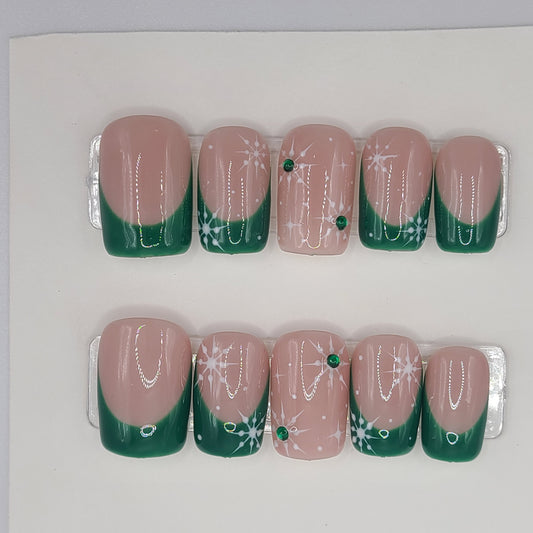 Evergreen Snowfall – Green French Christmas (10 Piece Press-On Nails)