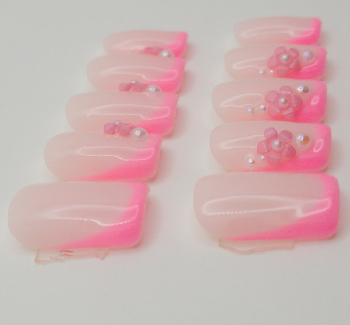 Blush Bloom (14 pieces, Short Square Press on Nails)