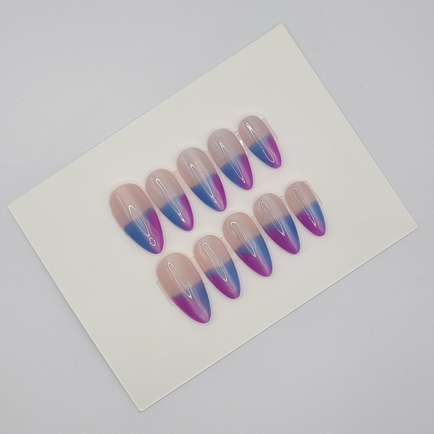 Aurora Glow Cateye Ombre Medium Almond Press-on Nails