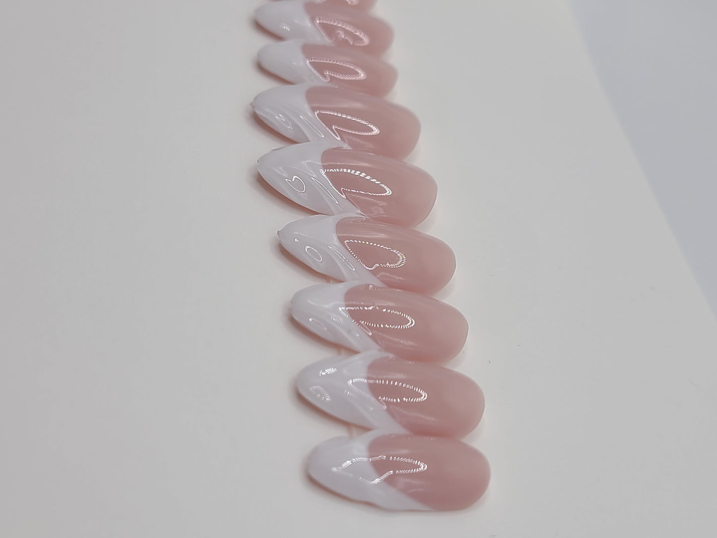Sculpted Ivory (10 pieces, Medium Almond Press on Nails)
