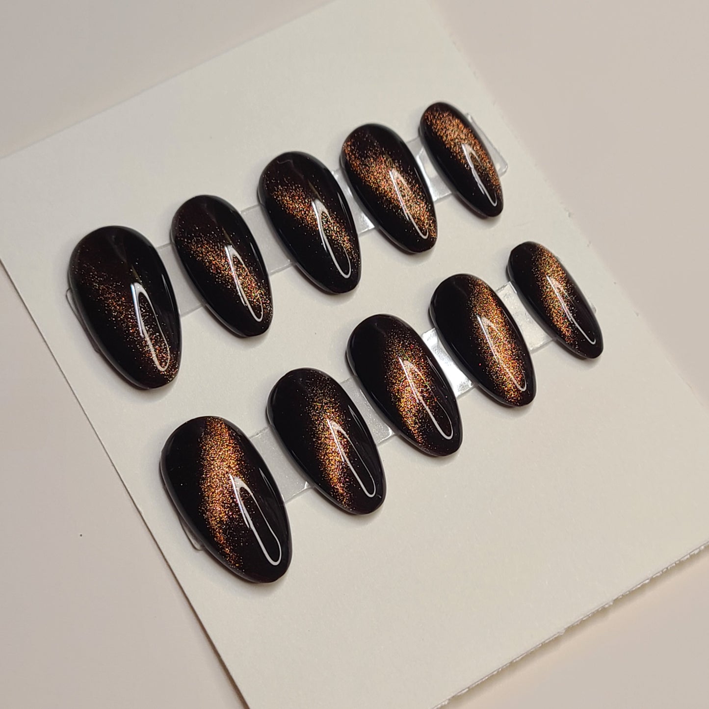Mocha Lumière Medium Almond Press-On Nails