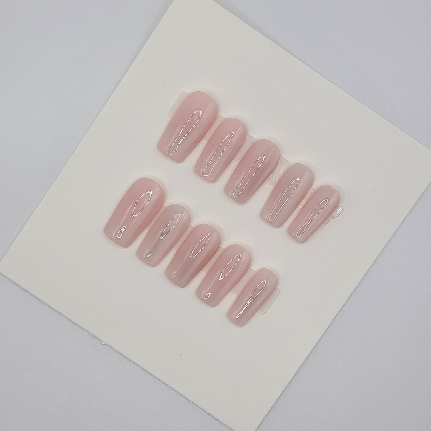 Soft Girl Cat Eye (20 pieces, Medium Square Press-On Nails)
