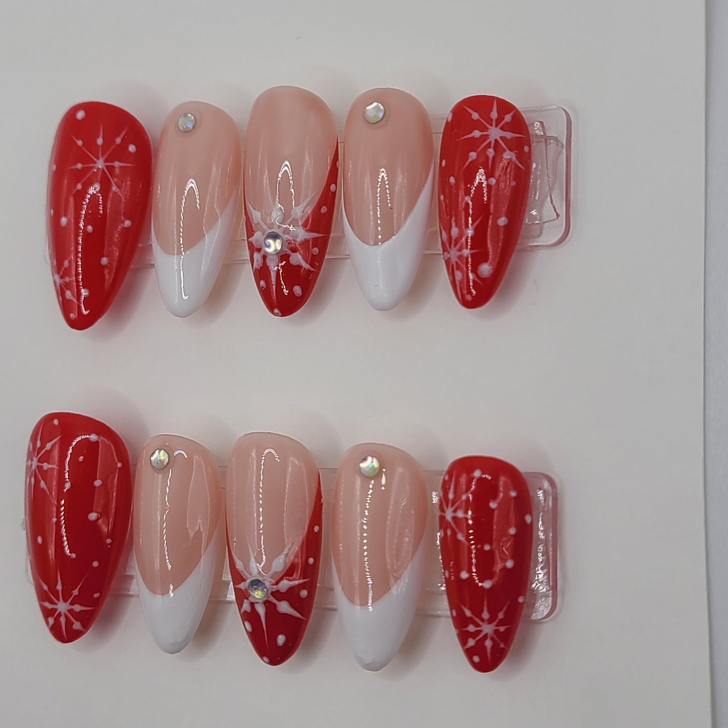 Snowflake Ruby Glam – Red & White Christmas (10 Piece Press-On Nails)