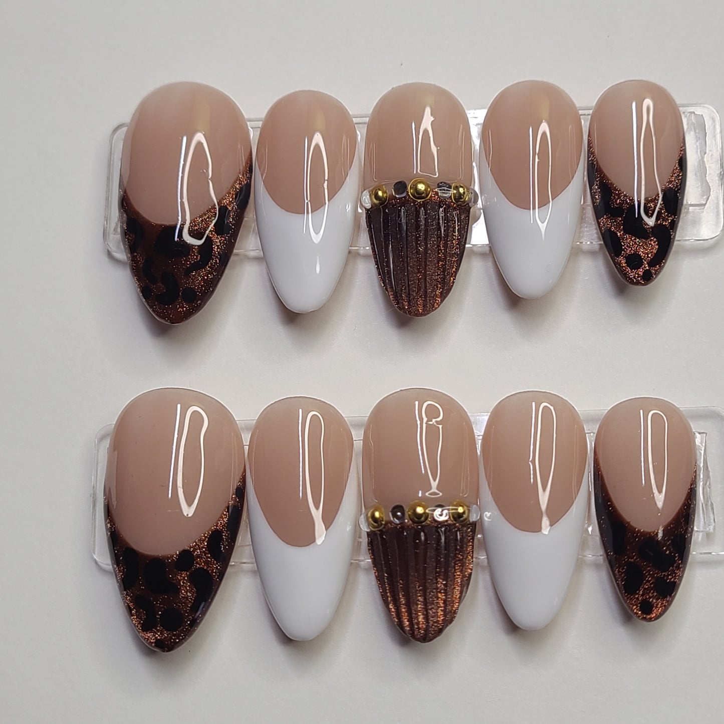Savage Luxe (10 Pieces, Medium Almond Press On Nails)