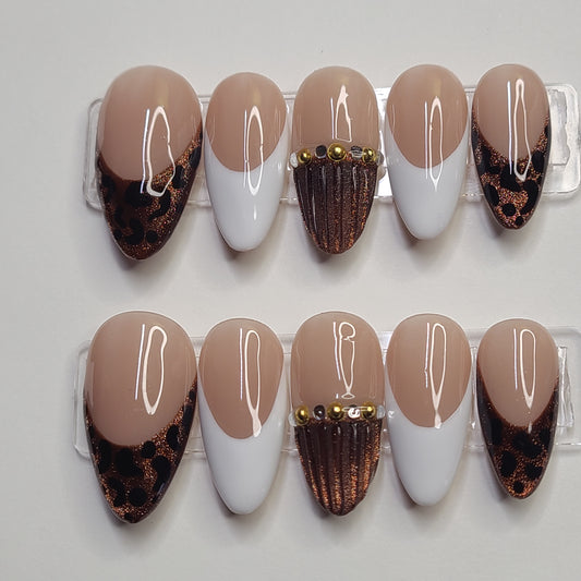 Savage Luxe (10 Pieces, Medium Almond Press On Nails)