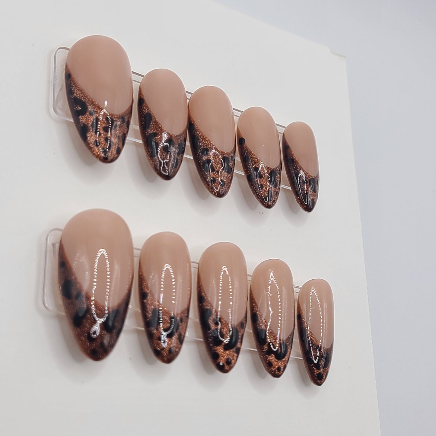 Wild Cocoa (10 Pieces, Medium Almond Press On Nails)