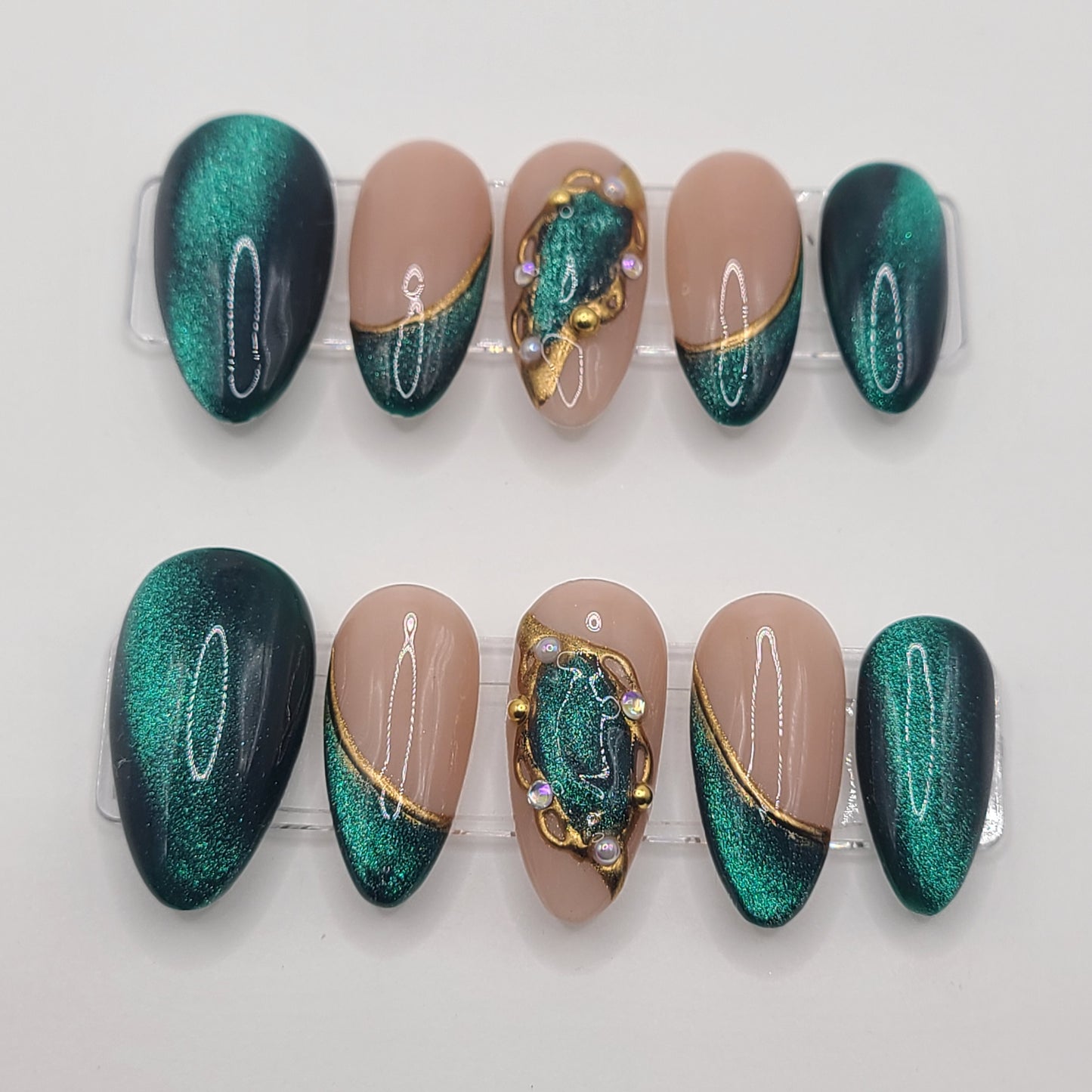 Emerald Opulence (10 Pieces, Medium Almond Press On Nails)