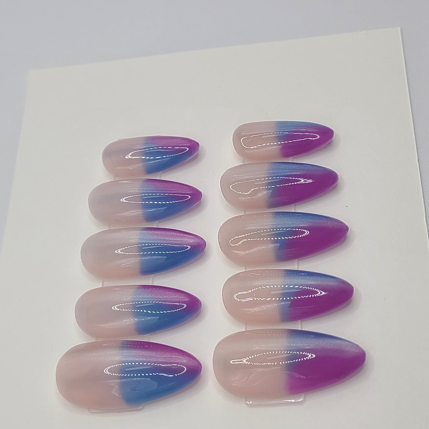 Aurora Glow Cateye Ombre Medium Almond Press-on Nails