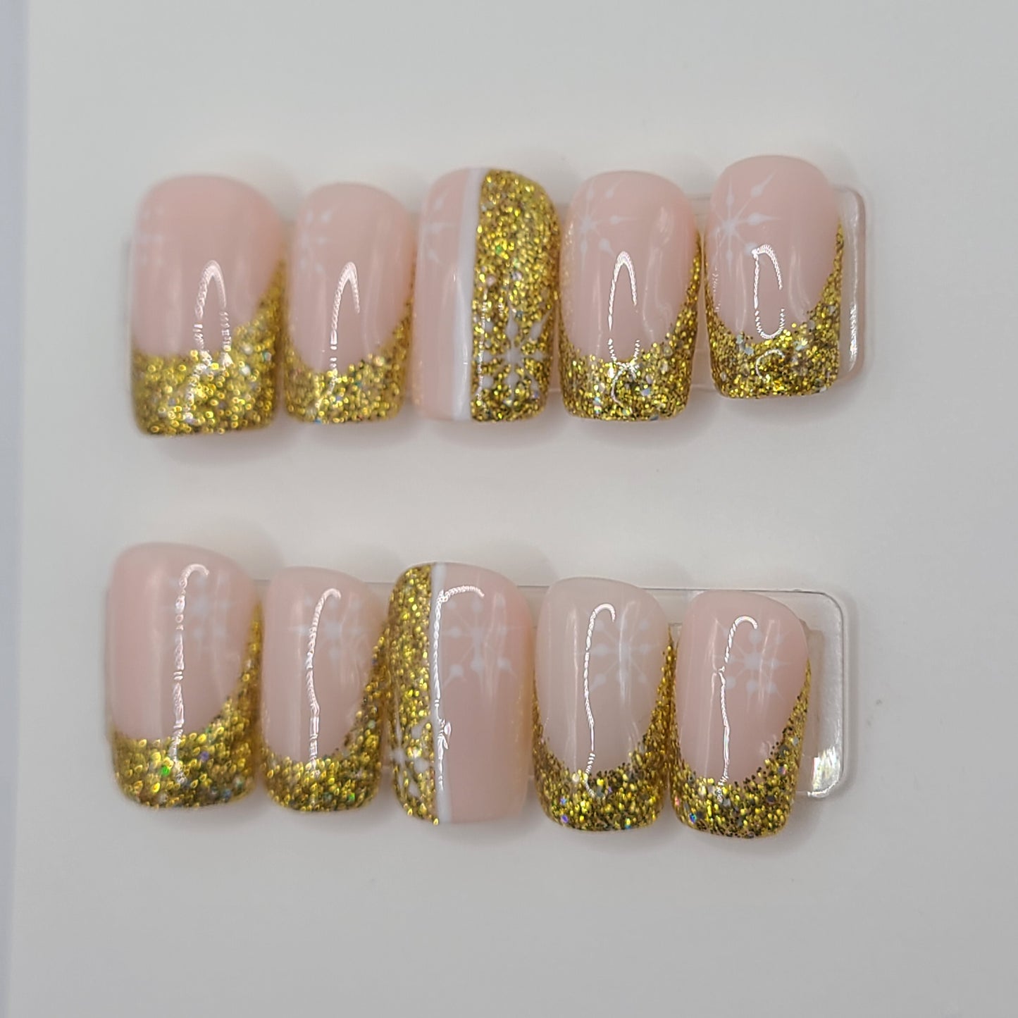 Golden Snow Luxe – Gold Glitter Christmas (10 Piece Press-On Nails)