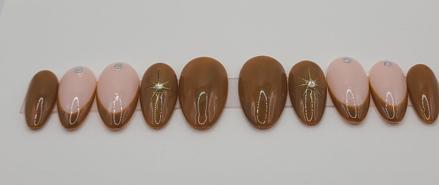 Golden Constellation (10 pieces, Medium Almond Press on Nails)