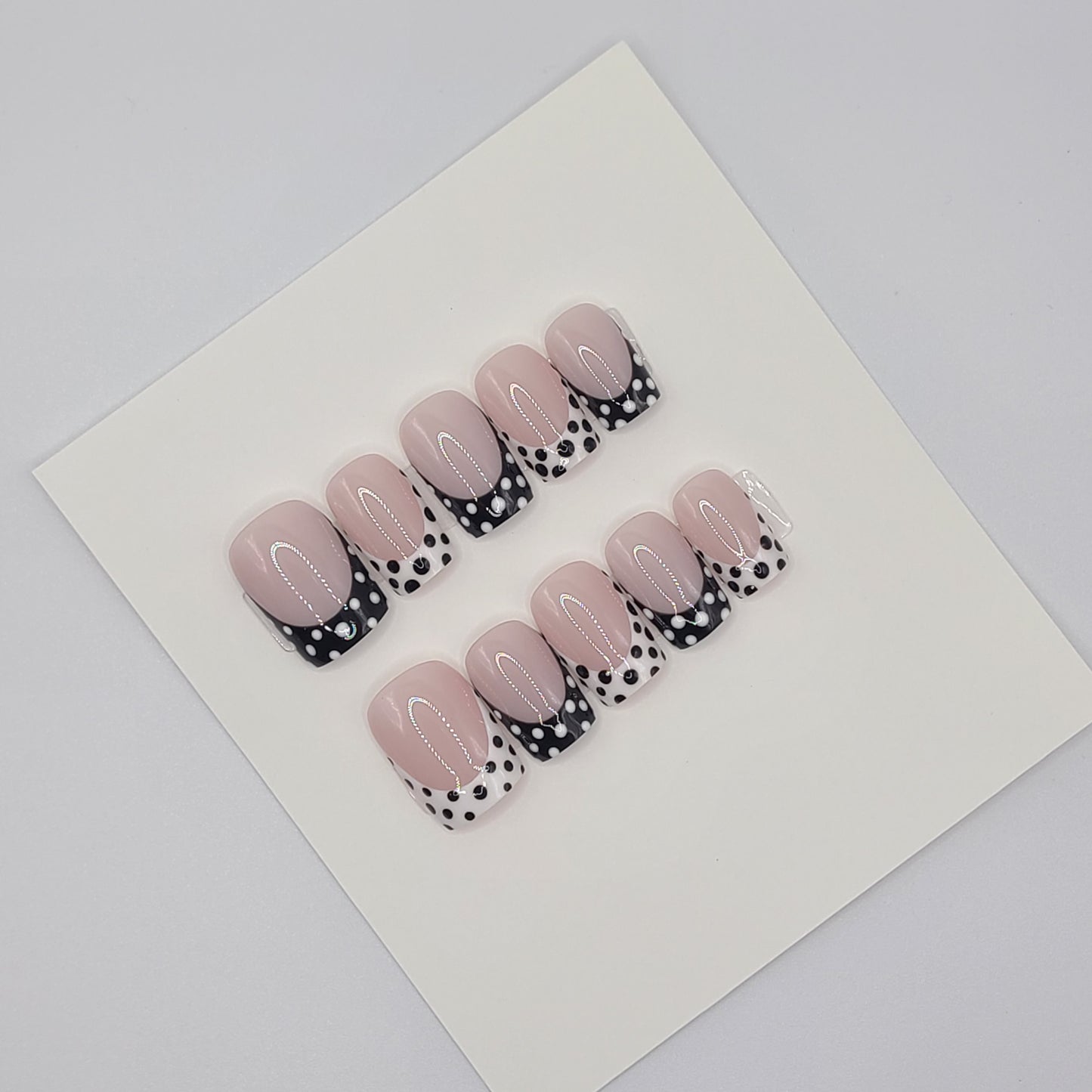 Monochrome Muse Short Square Press-On Nails