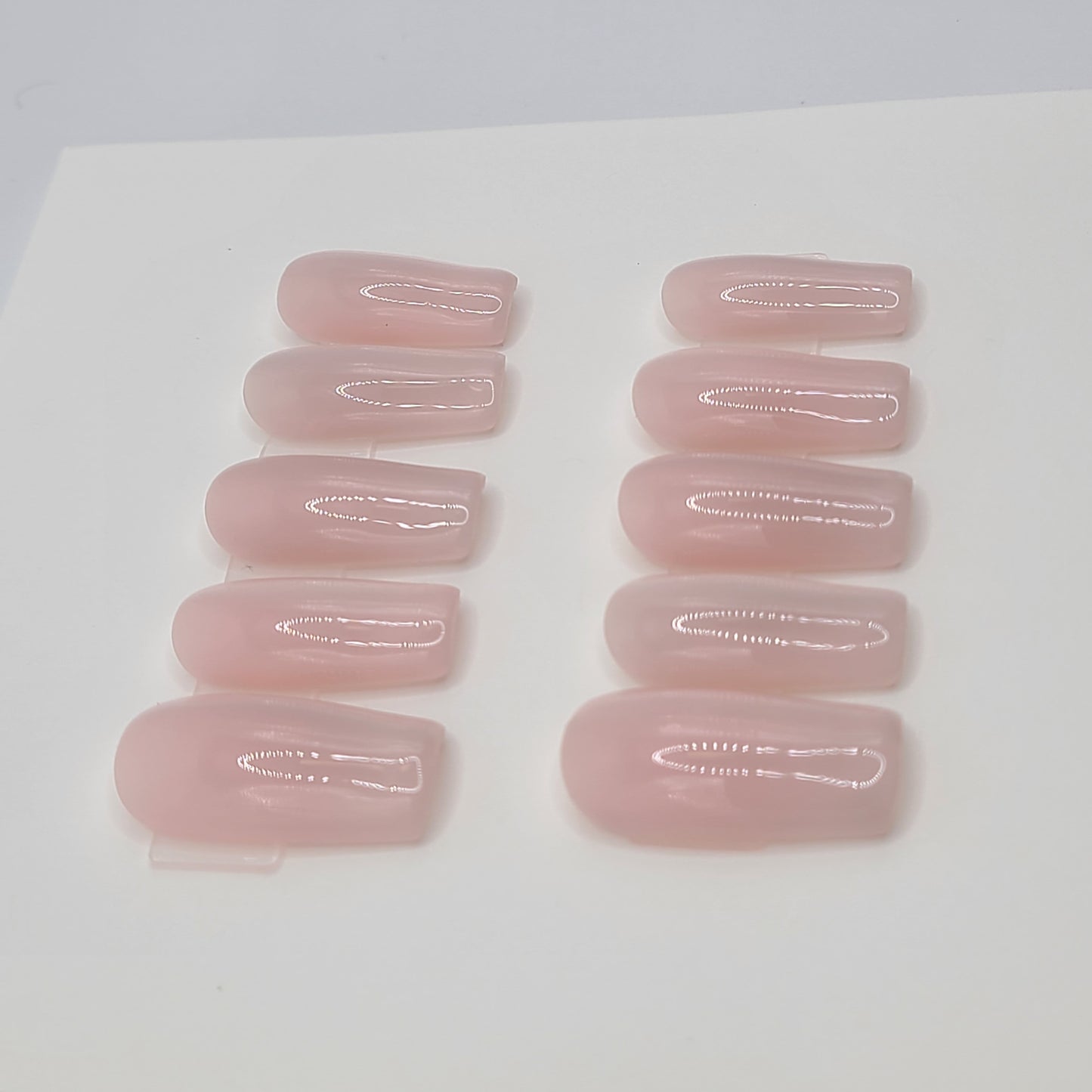 Soft Girl Cat Eye (20 pieces, Medium Square Press-On Nails)