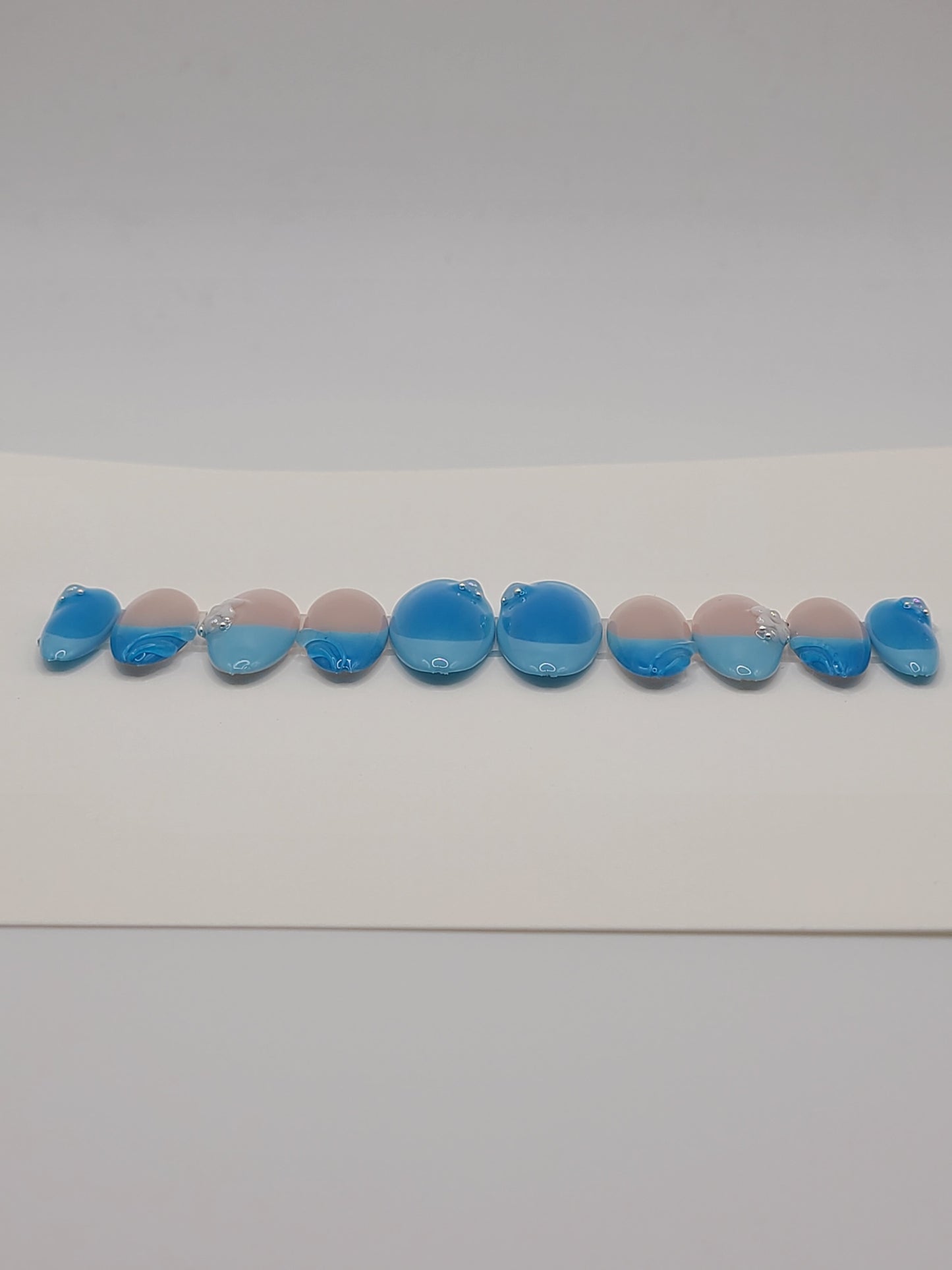 Ocean Aura (10 pieces, Medium Almond Press on Nails)