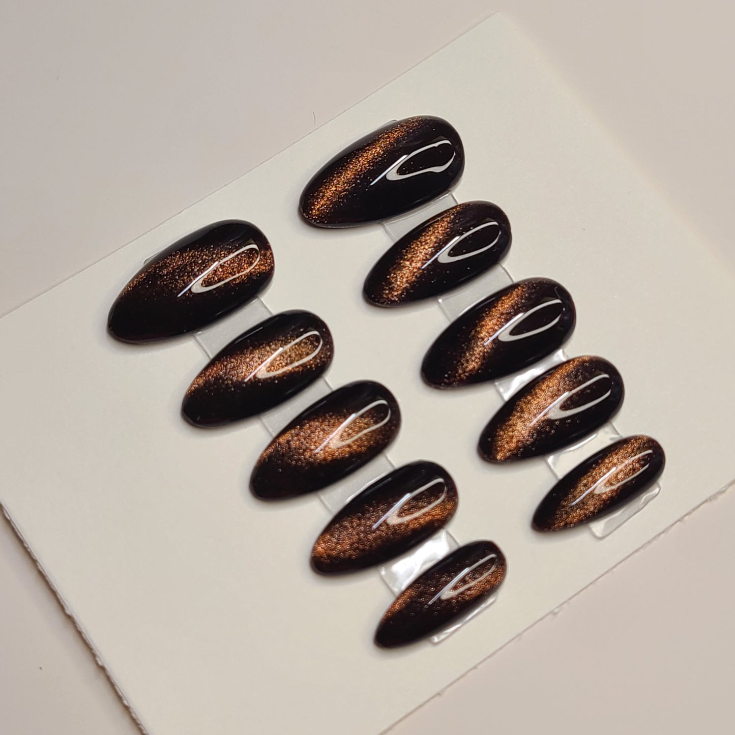 Mocha Lumière Medium Almond Press-On Nails