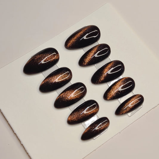 Mocha Lumière Medium Almond Press-On Nails