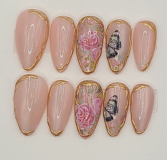 Golden Bloom Cat Eye (10 pieces, Medium Almond Press-On Nails)