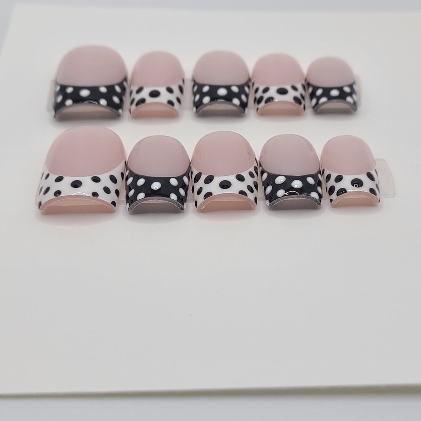 Monochrome Muse Short Square Press-On Nails