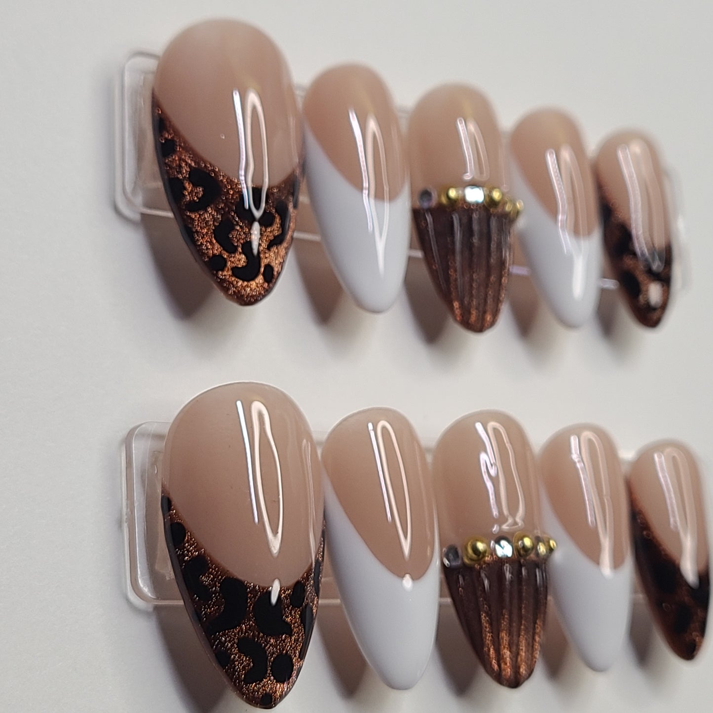 Savage Luxe (10 Pieces, Medium Almond Press On Nails)