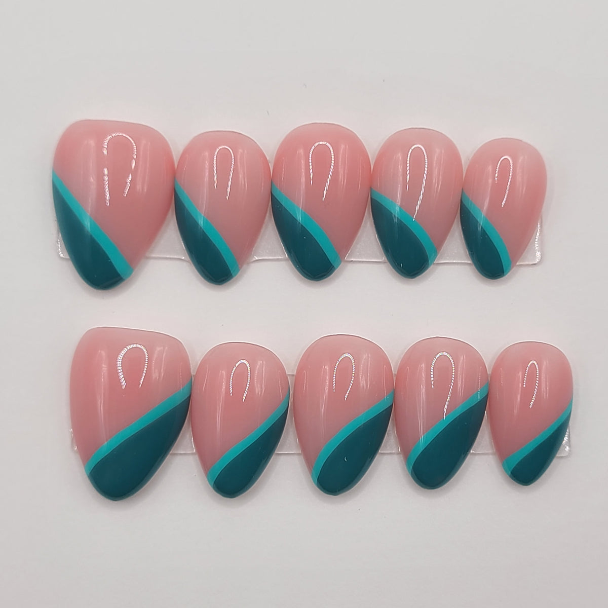 Lagoon Line Short Almond Press-On Nails